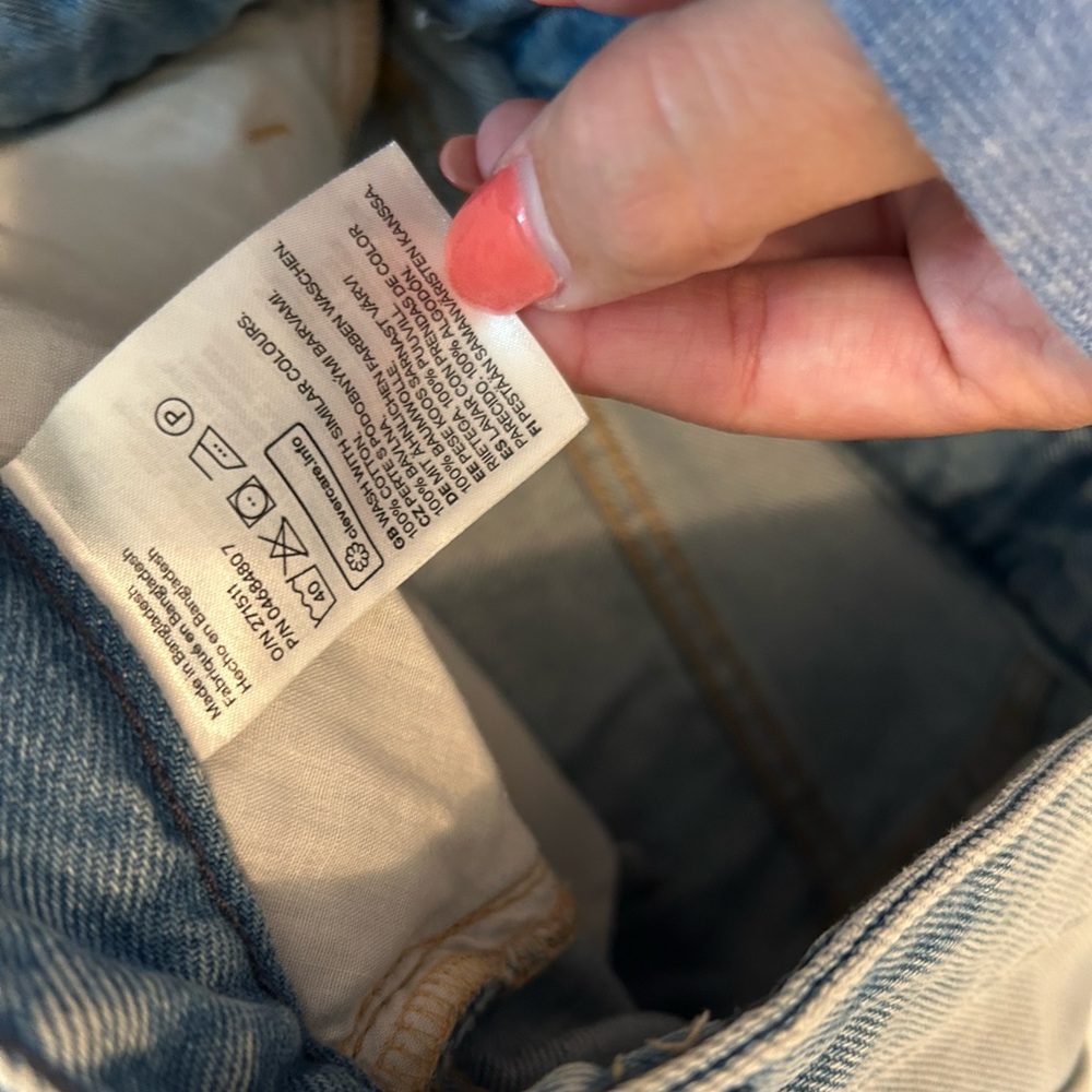 H&M Denim High Waisted Shorts - Picture 8 of 9
